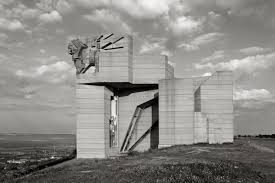 monument shumen monument past