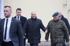 Efektami pochwalił się na instagramie. Bartlomiej Misiewicz Zwolniony Z Mon Czy Ma Urlop Kurier Poranny