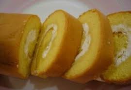 Resep cake kukus juga cuma membutuhkan bahan yang mudah ditemukan. Resep Bolu Gulung Kukus Sederhana Dengan Tekstur Lembut Kue Bolu Resep Makanan Ringan Manis