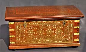 45 l x 22 d x 20 h solid wood dallas trunk coffee table with wrought iron. Fabulous Large Indo Persian Hard Wood Chest Brass Inlay Perfect Coffee Table 474595 Sellingantiques Co Uk