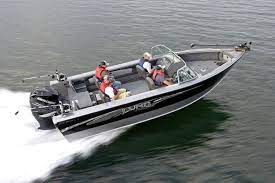The Lund 186 Pro V Gl Is A Fiberglass Fishing Boat Perfect For Family Or Sport Lund Fishing Boats Bass Fishing Boats Aluminum Fishing Boats