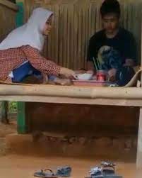 Pns bergoyang, beginilah tingkah laku pegawai pemerintahan kita. Stewie On Twitter Jam Jamnya