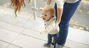 Lesen sie hier die wichtigsten fakten zum laufen lernen. Meilensteine Laufen Babycenter
