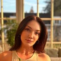 50+ "Stephanie Squires" profiles