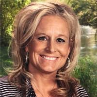 Pamela Moen's Instagram, Twitter & Facebook