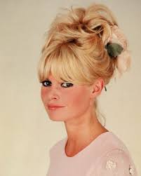 フレンチシックのアイコン、ブリジット・バルドーのキュートなヘアスタイル22