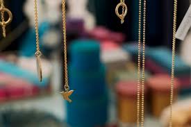 Grt jewellers is one of the india's foremost jewellery store having an exquisite collection of jewellery in gold, diamond, platinum also available exclusively in grt jewellers online jewellery shopping. Little Treasures Jewellery Designers And Stores In Cologne