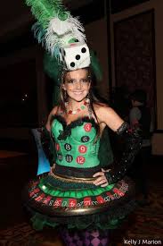 Looking For Lady Luck At Cornucopia S High Rollers Disfraces Graciosos Vestidos Hawaianos Para Fiesta Disfraces Carnaval