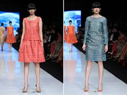 O by oscar lawalata sudah mulai terdengar sejak akhir tahun lalu sebagai sebuah karya terbaru dari desainer fashion kondang indonesia ini. Jfw 2014 Dewi Fashion Knights