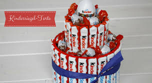 Wir haben heute ein ganz einfaches und originelles rezept für kinderriegel torte ohne backen für sie parat. Kreatives Geburtstagsgeschenk Anleitung Fur Eine Kinderriegel Torte Lavendelblog