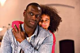 Uma família de dois faz parte da programação de filmes franceses exibidos no festival varilux de cinema francês 2017 que termina nesta quarta (21). Uma Familia De Dois Flagra As Mudancas Na Estrutura Familiar
