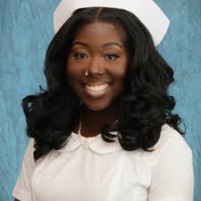 I find it so interesting that both Sabrina and Chloè talk about sexual  things but one is praised for their catchy sexual wordplay and the other  gets the "you a hoe" treatment.