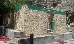 The valley or wadi of sama'il, also referred to as the sumail gap, divides al hajar mountains into the eastern and western subranges. Tomb Of Sahabi E Rasool Mazin Bin Ghadooba R A Steemit