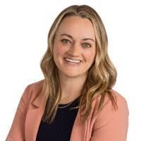 Lori Selman's Instagram, Twitter & Facebook