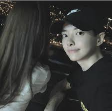 지난 24일 한서희는 인스타그램 라이브를 통해 과거 탑과 교제한 사실과 걸그룹 데뷔를 앞두고 있는 근황. ì •ë‹¤ì€ ëˆ„êµ¬ í•œì„œí¬ ì—´ì• ì„¤ ë¶€ì¸ ì–¼ì§±ì‹œëŒ€ ë¦¬í‹€ ê°•ë™ì› ìŠ¤íƒ€íˆ¬ë°ì´