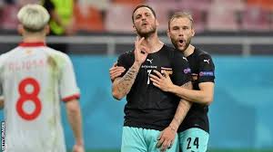 In serbien ist man sich sicher, die worte von arnautovic, der serbischer herkunft ist, entschlüsselt zu haben. Marko Arnautovic Uefa Suspend Austria Forward For Insulting North Macedonia Player Bbc Sport