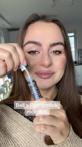 Test i moja opinia na temat błyszczyku Bell we współpracy z Red lipstick  monster. Nowa kolekcja dostępna jest w Biedronce. Ja wybrałam dla siebie  odcień 04 stormy, który jest pięknym chłodnym stalowo ...