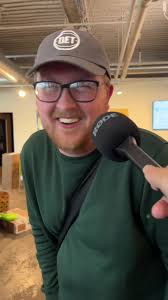 🎥 Back at it again with another jingle! What’s your favorite @Nickelodeon  show? Doug, Hey Arnold, or Rocket Power? Comment below! #namethatjingle  #singthejingle #nickelodeon #90strivia