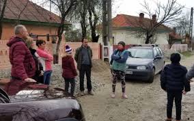 Un rămas bun de la copilărie, un rămas bun de la scumpele voastre diriginte. Foto Copii AgresaÅ£i De Colegi La Scoala SÄƒteascÄƒ M A DezbrÄƒcat In Fundul Gol Si M A CoÅ£Äƒit Directoarea De Modul In Care Vin Copiii La ScoalÄƒ Nu Sunt ResponsabilÄƒ