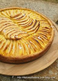 Il ne doit plus rester d'humidité sur la lame. Tarte Aux Pommes Normande Les Delices D Helene