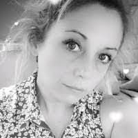 Heather Huckins's Instagram, Twitter & Facebook