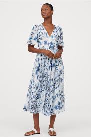 Pleated Wrap Dress White Blue Floral Ladies H M Us 1 Wrap Dress Short Sleeve Dresses Pleated