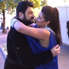 Известный азербайджанский вокалист впервые рассказал историю своего первого брака с итальянкой, которая была намного старше него. Vskrylis Semejnye Tajny Anny Netrebko Molodoj Muzh Radi Opernoj Divy Brosil Zhenu Pensionerku