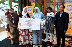 4g9, persiaran perdana, presint 4 , 62100 putrajaya. Ykn Sumbang Baju Sekolah Kepada Pelajar Miskin Utusan Borneo Online