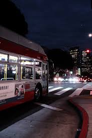 戰戰兢兢+大起大落一號公路有些顛簸- Go Travel