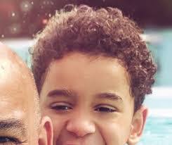 Clarissa Galarza's Instagram, Twitter & Facebook