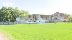 Tịnh thất bồng lai (sau tự đổi tên là thiền am bên bờ vũ trụ), tọa lạc xã hòa khánh tây, huyện đức hòa, tỉnh long an. Khd G5rxaken M