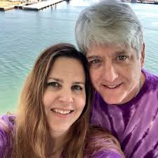 Lea Drake (@livingit2be)