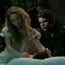 Peter Pan And Wendy Darling Ouat Peter And Wendy Peter Pan Ouat Robbie Kay Peter Pan