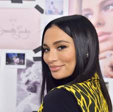 Kristen Noel Crawley Launches Beauty School to Help Next Class of Black  Entrepreneurs