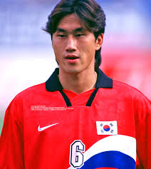 In this korean name, the family name is yoo. Bwqnppmpqrxx1m