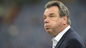In der saison 2010/11 wurde manuel gräfe vom dfb als schiedsrichter des jahres ausgezeichnet. Manuel Grafe Leitet Das Endspiel Um Den Relegationsplatz 16 Zwischen Dem Hamburger Sv Und Dem Vfl Wolfsburg Grafe Pfiff Den Hsv Bereits Im Relegationsruckspiel 2015 Beim Ksc Und Pfiff Den Umstrittenen Freistoss