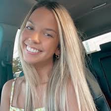 Jenna Kinker's Instagram, Twitter & Facebook