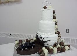 Mud Truck Wedding Cake Wedding Ideas Wedding Cakes Themed Wedding Cakes Mudding Wedding Cakes
