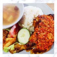 Sambel geprek pedes ngaco, sambel paling dasar dari setiap sambal yang ada di indonesia. 01 34 Bbq Ayam Geprek Yishun Park Hawker Centre