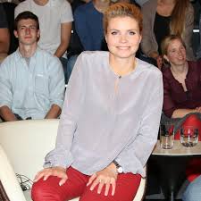 Maybe you would like to learn more about one of these? Annette Frier Starportrat News Bilder Gala De