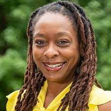 Kim Bright's Instagram, Twitter & Facebook