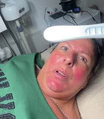 Will always love this video telling my mom i was pregnant 🥺 i’d just done  her a facial and said i wanted an after photo she was so confused 🥲😂  #pregnancyannouncement #pregnancyreveal