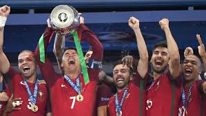 Nicht einmal die tragische verletzung von. Em Liveblog Portugal Ist Erstmals Europameister Und Ronaldo Ubertrumpft Eusebio Und Figo