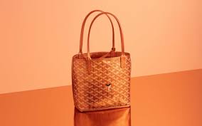 Don't get me wrong their kiosk inside neiman marcus is great but they have so much to offer with an actual store of their own. Goyardofficial Goyard Twitter