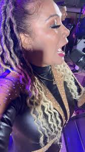 Mis preciosos marifanaticos aquí les dejo una hermosa canción que hice hace  varios años, otra ocupa mi lugar MARISOL 🙆‍♀✌🏻