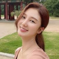 800+ "Lorna" profiles