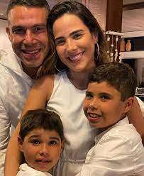 Wanessa camargo tem estado mais afastada das redes sociais e isso acabou gerando preocupações pelos fãs wanessa recebeu apoio de celebridades como sandy e a irmã, camilla camargo, em. Marcus Buaiz E Wanessa Camargo Planejam Ter Residencia Fixa No Es E Fazer Um Reality Show