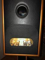 After listening to them for quite some time i asked the salesman if i could demo them in my home system (wadia/levinson). Sonus Faber Signum Sonus Faber Stands New Price For Sale Canuck Audio Mart