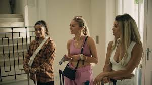 Nicole Lecky off camera - rare nude pics emerge