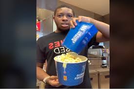 Viral 2021 berhijab wik wik. A Movie Theater Employee Goes Viral For Exposing An Industry Secret You Should Know Before Ordering Popcorn Newsbinding